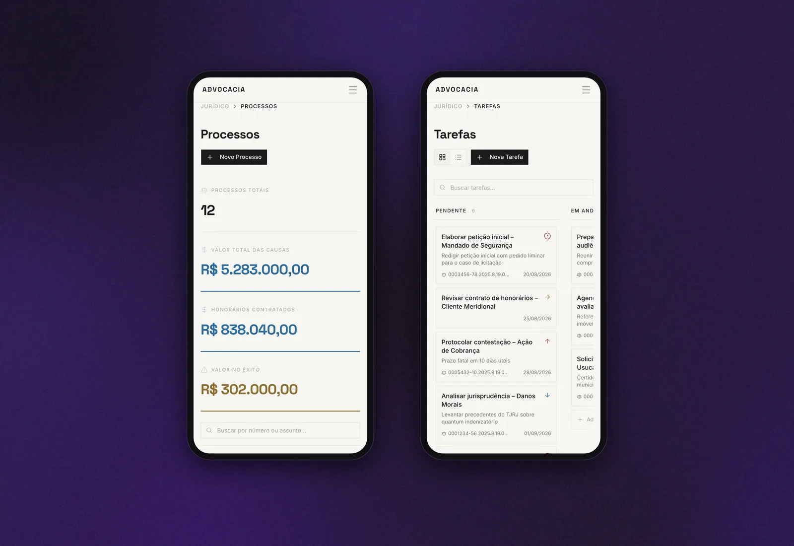 Duas telas do sistema em celular lado a lado: a listagem de processos com valores empilhados e o kanban de tarefas com cartões de prazo e prioridade